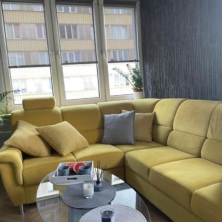 Grey Gucci Apartment City Center Варшава Екстер'єр фото