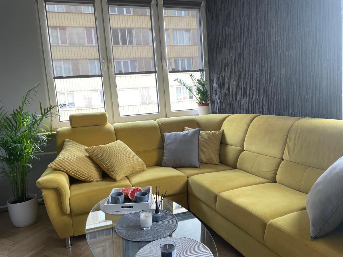 Grey Gucci Apartment City Center Варшава Екстер'єр фото