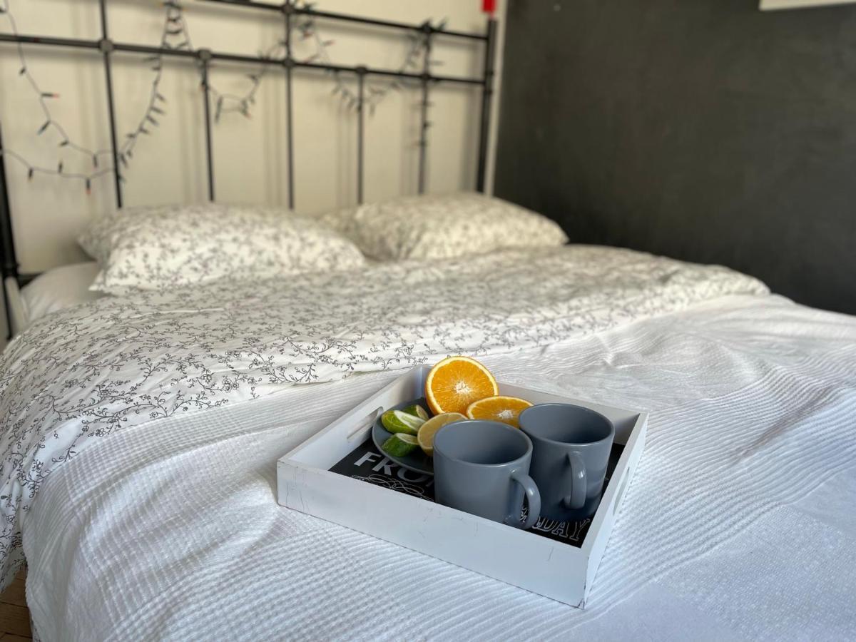 Grey Gucci Apartment City Center Варшава Екстер'єр фото