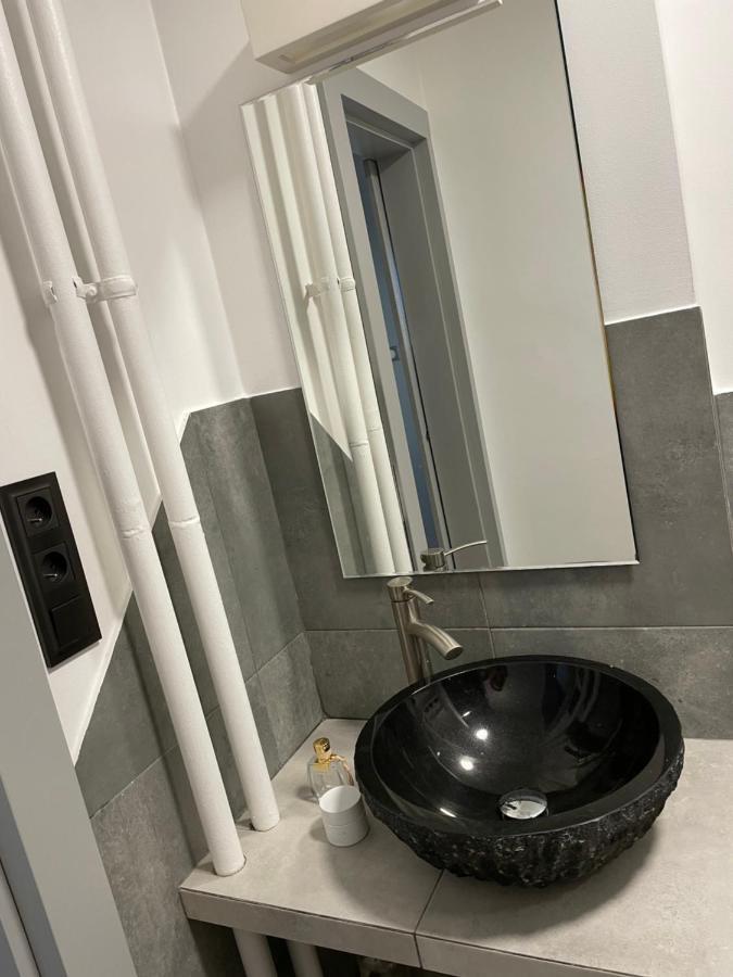 Grey Gucci Apartment City Center Варшава Екстер'єр фото