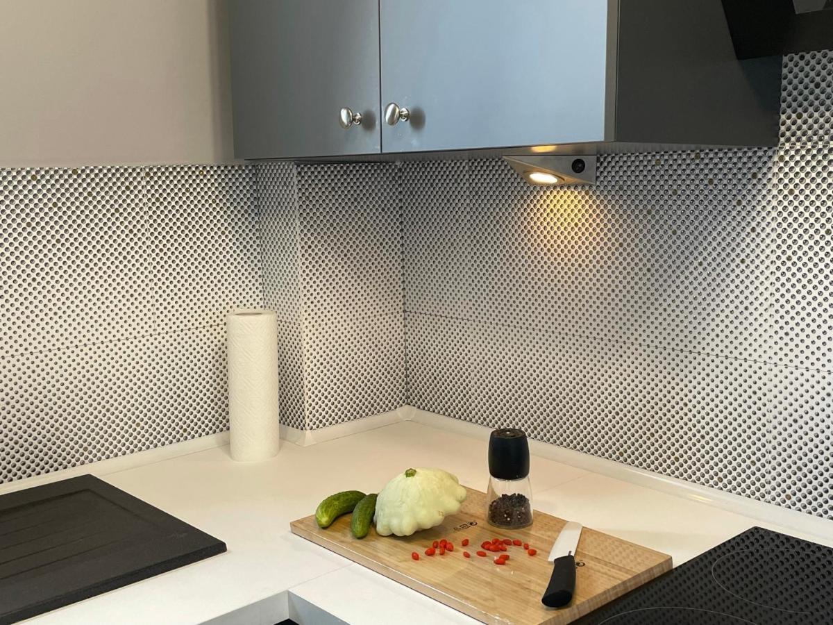 Grey Gucci Apartment City Center Варшава Екстер'єр фото