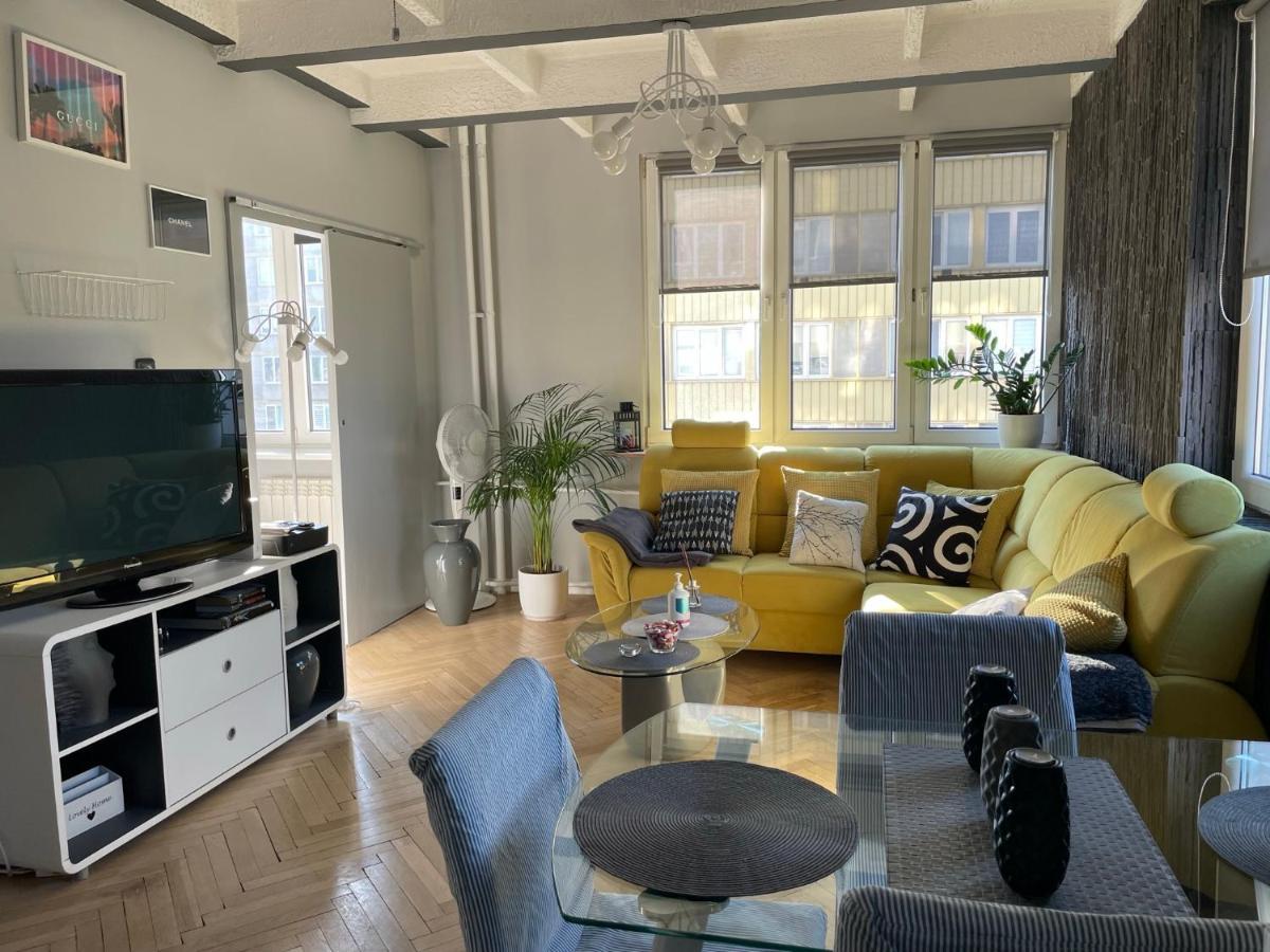 Grey Gucci Apartment City Center Варшава Екстер'єр фото