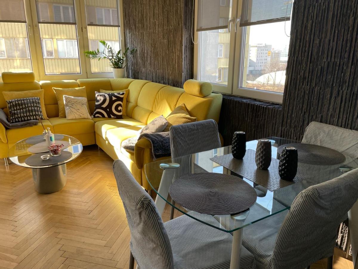 Grey Gucci Apartment City Center Варшава Екстер'єр фото